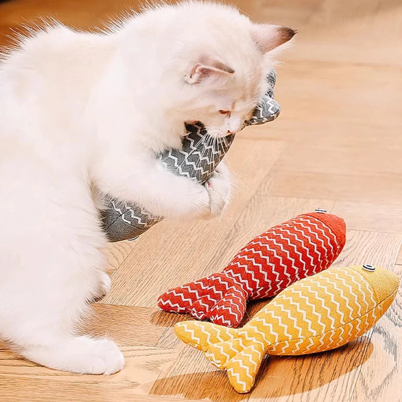 MADDEN Interactive Cat Fish Toy - Engaging Catnip Scratcher for Playful Kittens