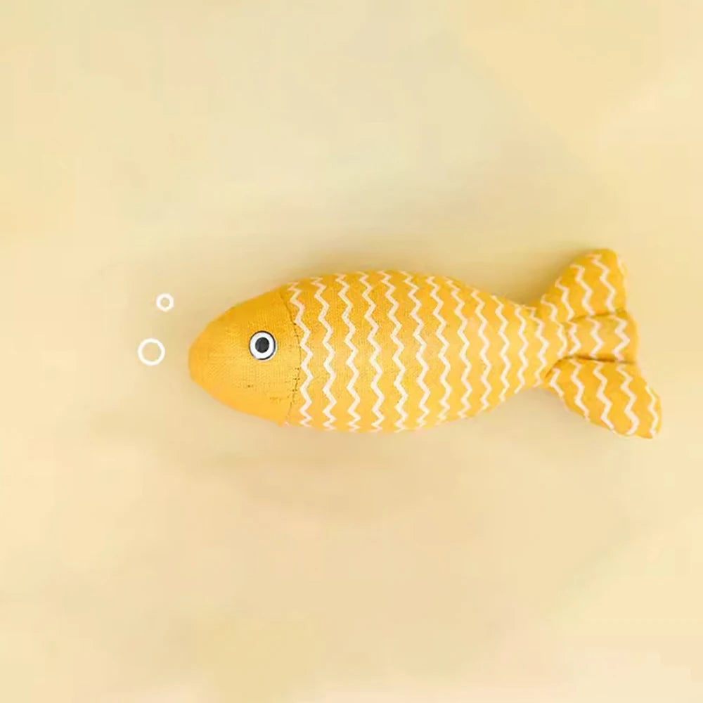 MADDEN Interactive Cat Fish Toy - Engaging Catnip Scratcher for Playful Kittens