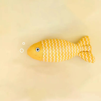 MADDEN Interactive Cat Fish Toy - Engaging Catnip Scratcher for Playful Kittens