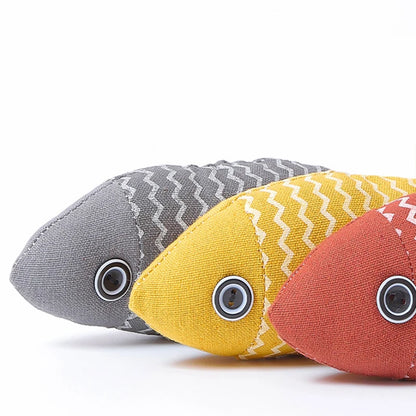 MADDEN Interactive Cat Fish Toy - Engaging Catnip Scratcher for Playful Kittens
